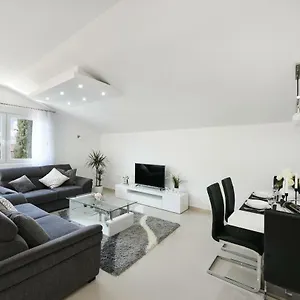 Monika - Private Terrace & Parking , Zadar Kroatien